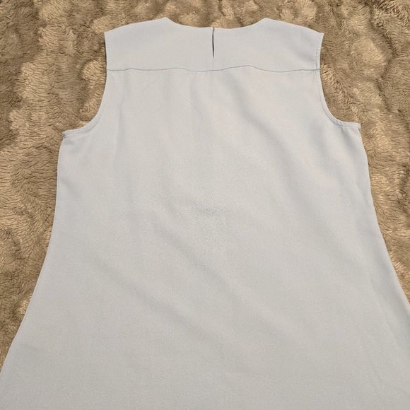 Le Chateau Sleeveless Blouse - Picture 2 of 4